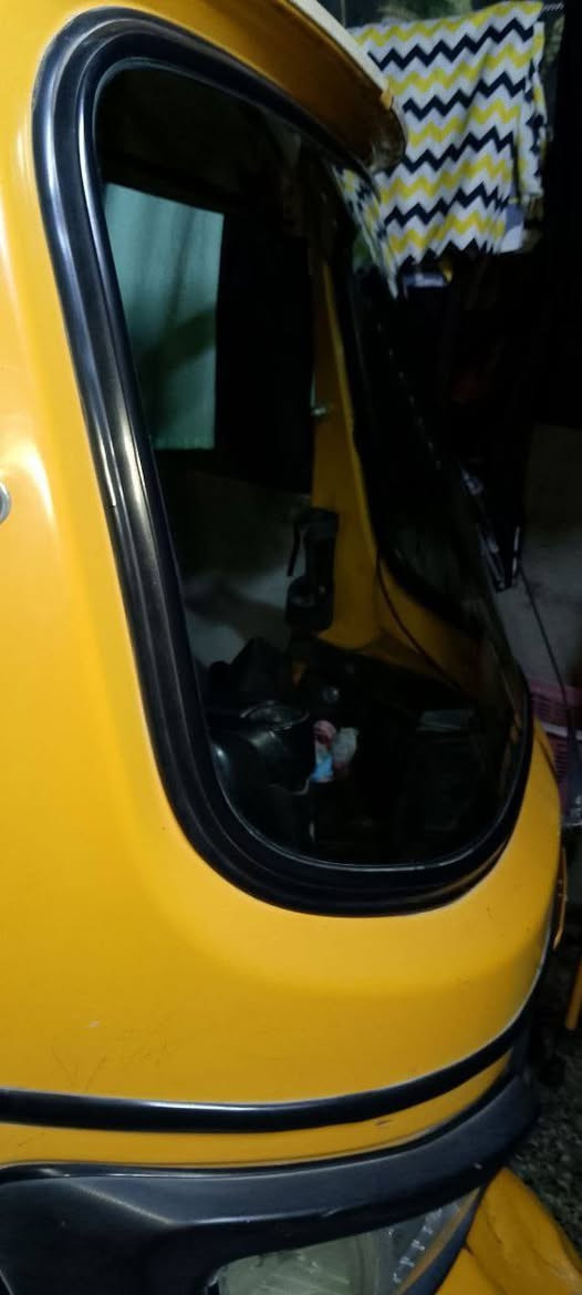 السلام عليكم تكتك TVS للبيع موديل 18 مرقمه رقم انكليزي سنويه السعر 4 ونص ***********
