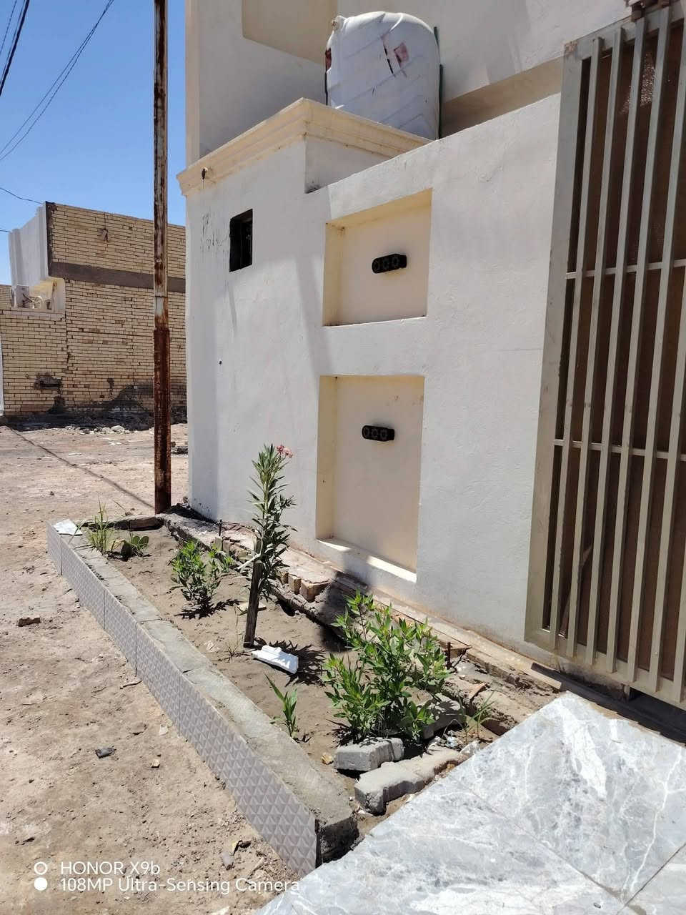 —————————————————————يالله يعلن مكتب النور ———
مجمع كلش راقي 🏡 دار 150 متر 🔺طابو زراعي سند 25
------------____________------ملاحضه البيت  ***********☎️☎️
       بلاش         📍 موقع الدار  👇🏻

         #النجف - #مقابل قريت لقدير ما باشر علا شارع لعام 
-  ***********🤑 🟣
—————————————————————

🏗  البناء حديث والشغل درجة اولى 
  

مجموع غرف النوم 2+ صاله+مطبخ +  ستقبال+مناور  صحيات +عداد 2
  
 عنوان لمكتب مقابل قرية لغدير عمود 262مكتب النور
