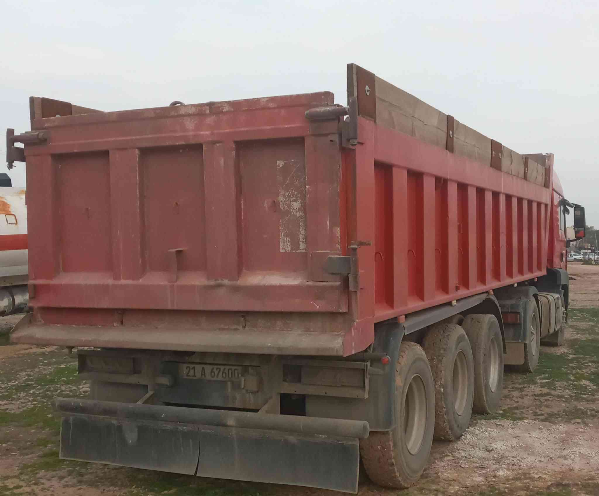 سلام وعليكم مان تيكه نساف مربوط جاهز مكينه ٤١٠ اوتماتيك سنويه جديده عربانه اوزكول دنكير ١٦  للبيع عنوان كلار ***********
