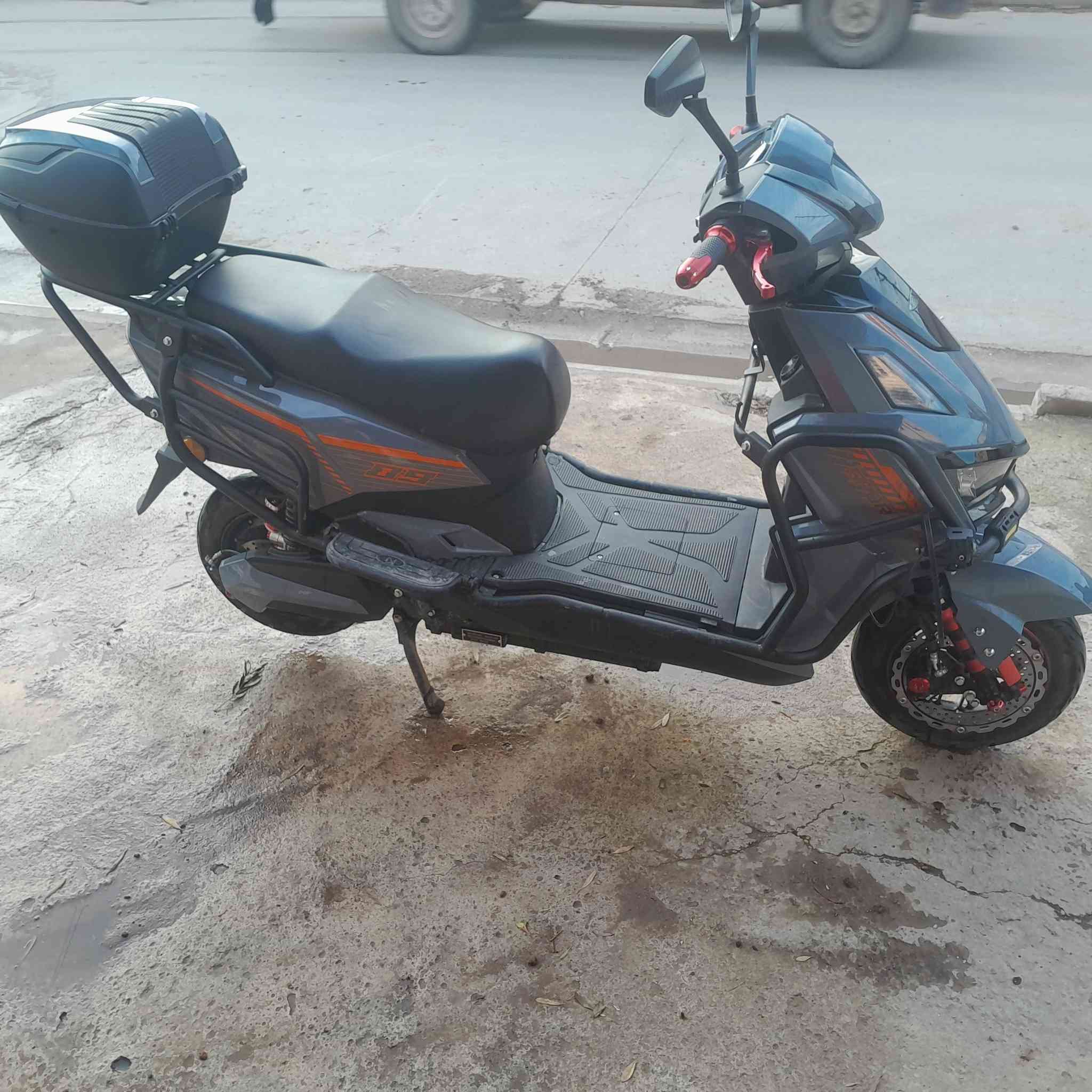 السلام عليكم ورحمة ورحمة وبركاته
للبيع كلشي كدام العين شرط عل فحص ٧٠٠ الف 
***********
***********
