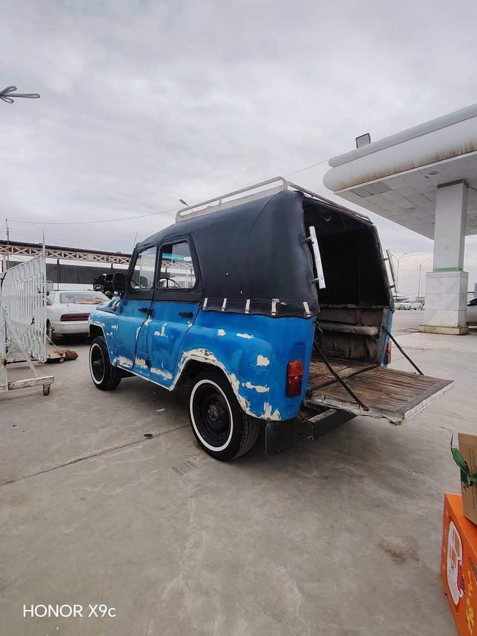 اسلام عليكم واز 88 بدون بدون للبيع مكينه كير شاصي جيس تحويره دسكات وبور ستيرن اكسن روسي شرط ساكت اربع بوب 2005 زوج براويز سلايت اسعر ب(3250)وبيه مجال مكاني صويره للاستفسار اتصل ودلل ***********
