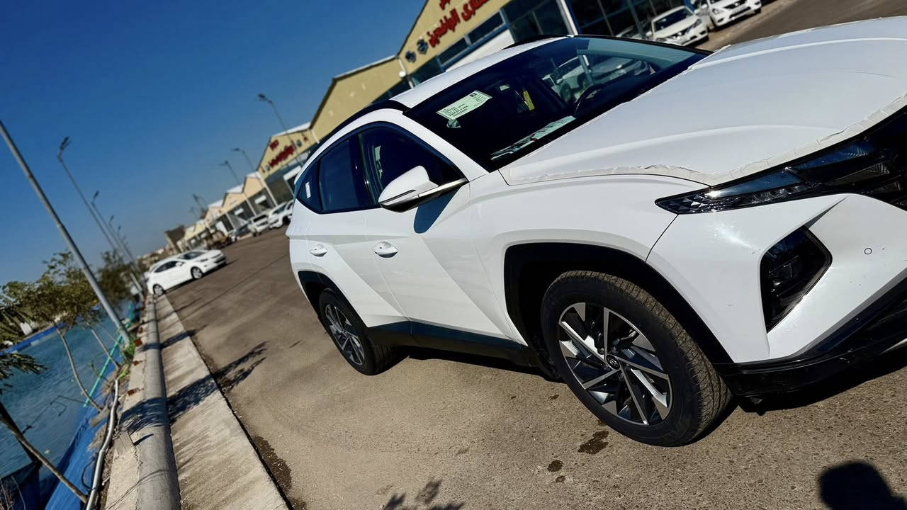 سلام عليكم 
Hyundai Tucson
موديل 2023
كفالة عامة عدة هذ  الشخط الي بل دعامية 
موصفاته :
بصمة 
دخول ذكي 
سايد بريك 
دكمه داخلاسود مطعم 
 ويل 18 
حساسات اماميه خلفيه
 كشنين كهرباء
 كامره دواره
 تحكم استيرن 
تبريد قطعتين 
مري شفط 
شاحن واير لس 
شاشة ايباد 
للاستفسار
***********
