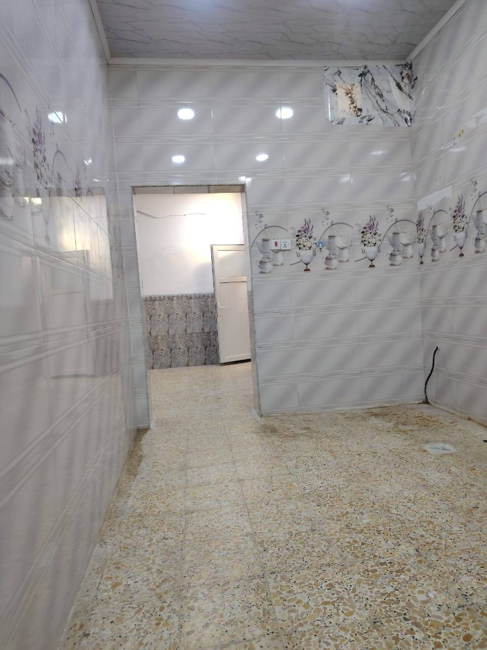 بيت 100م للبيع نجف حي الوفاء منطقة 41 صب كونكري اساس وسقف استفسار ع رقم ***********
