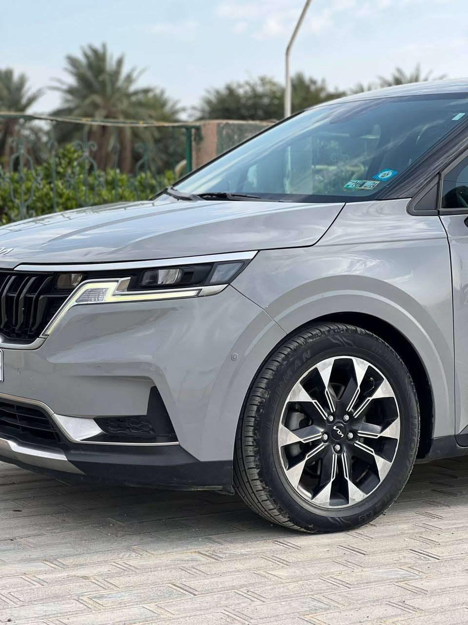 Kia Carnival EX 2024
السيارة وارد امريكي مرقمة بغداد تحويل مباشر 

المواصفات :.
1.رادار أمامي 
2.حساسات أمامية +جانبية +خلفية
3.اشاير بل مري 
4.تشغيل عن بعد 
5.اربع بصمات بل بيبان
6.فتح الابواب عن طريق البصمة 
7. أربع بردات خلفية دفن 
8.عدسات زينون +بگ لايت ليد
9.كامرة خلفية 
10.شاشة چبيرة 
11.جنطة كهرباء شفط
12.تحديد مسار 
13.نقطة عمياء 
14.تحديد مسار 
15.قيادة ذاتية 
16.مثبت سرعة 
17.كشنات جلد لون الاسود منفصل 
18.تدفئة كشنات أمامية
19.سايد بريك بصمة 
20.أوتو هولد
21.اربع مودات قيادة
22.مانع انزلاق 
23.شجن لاسلكي 
24.كامرة داخلية 

. السيارة فول عدة الفتحة بعد هواي مواصفات ما مذكور 

ممشة السيارة :. 44.500 mi

ضرر السيارة :. مبدل چاملغ امامي +صبغ چاملغ خلفي بأمريكا بيها تكحيلات بسيطة 

ترهم بيع أو مراوس 

للاستفسار ***********
