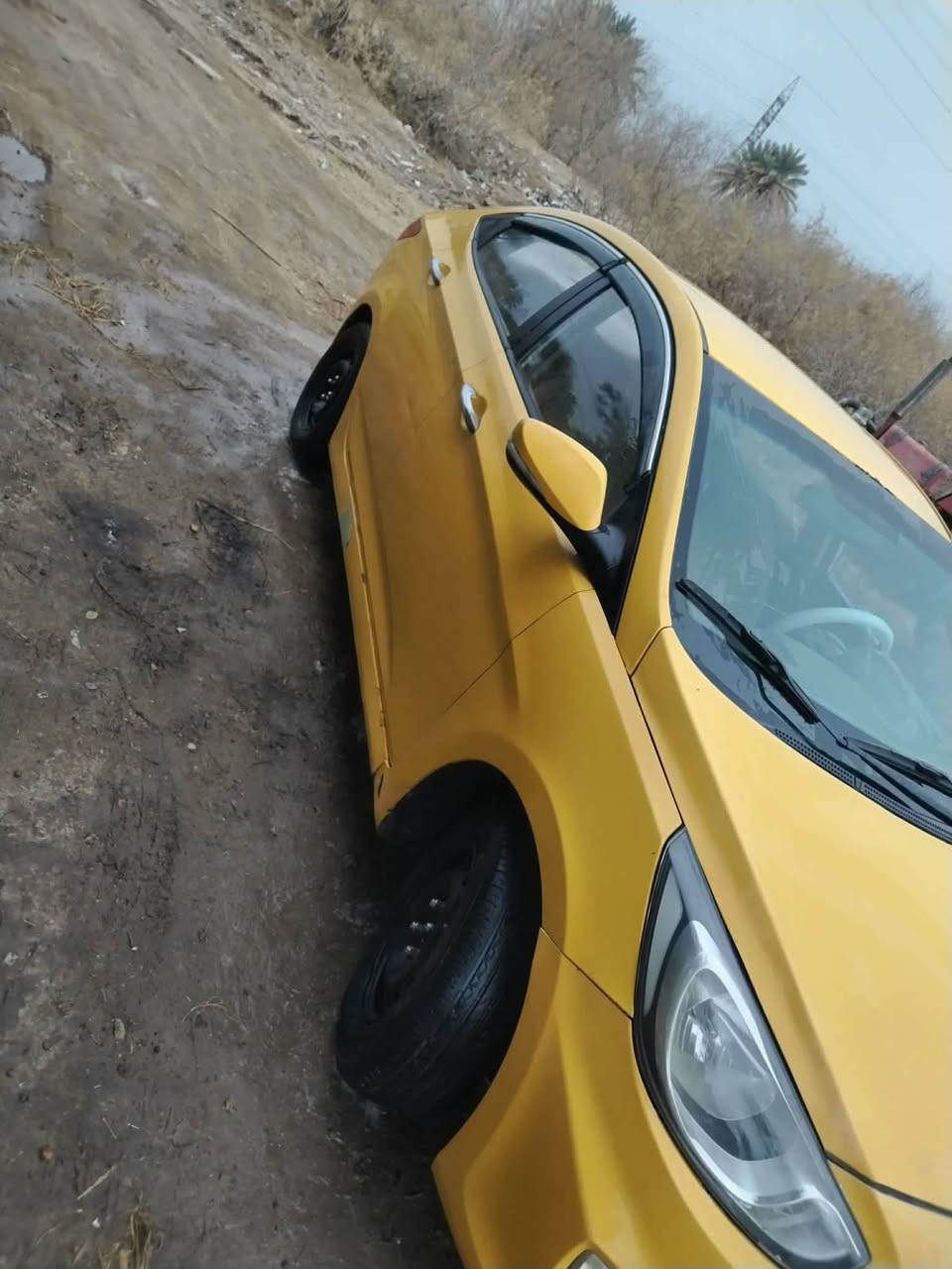 السلام عليكم سياره للبيع اكسنت موديل 12 مكينه 1600 تبريد حداديه كامله خط وبحث جديد سعره 75 بيه مجال ***********
