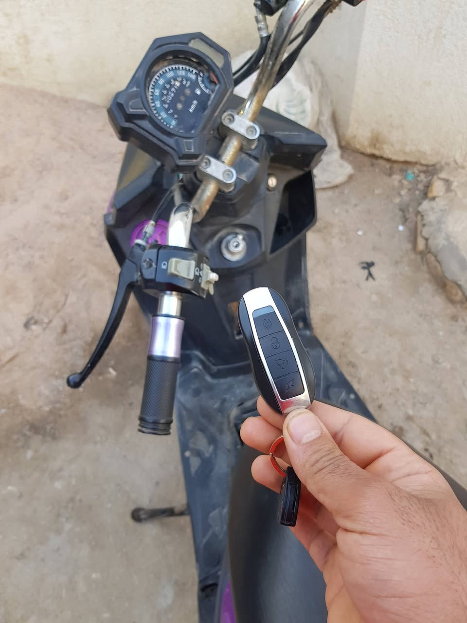 سنكس جبلي تايوان الاصلي امس مجفته شغال لايت هورن تشغيل عن بعد تحكم ريمود للبيع او مراوس ماكس عدله تواصل*********** البصره قضاء المدينه منطقه الرحمانيه
