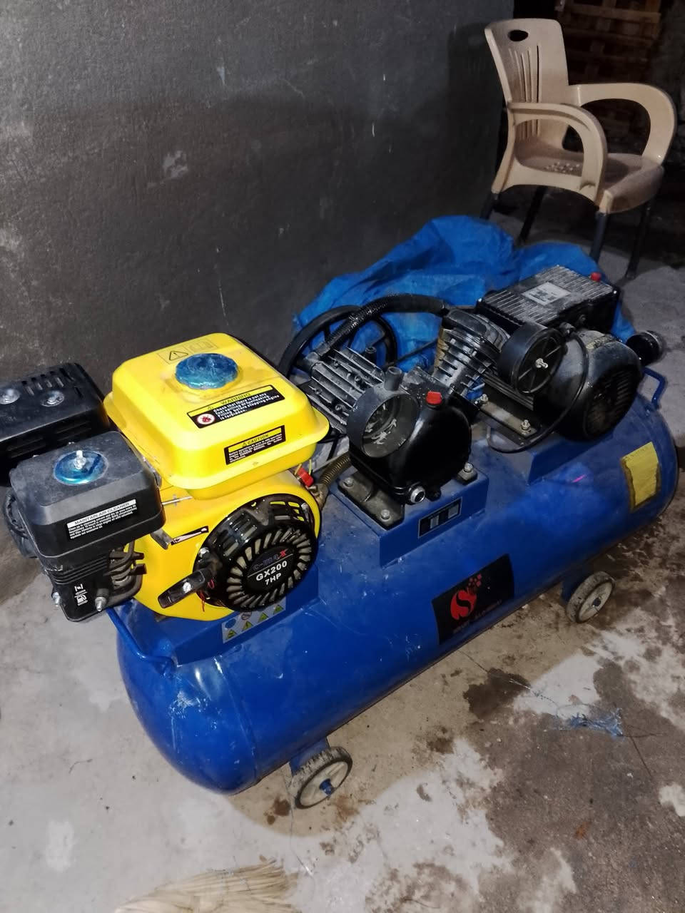 سلام عليكم كمبريسر هوه للبيع جديد مامستعمل ويه صونده كبس 20 متر  الاتصال ***********
