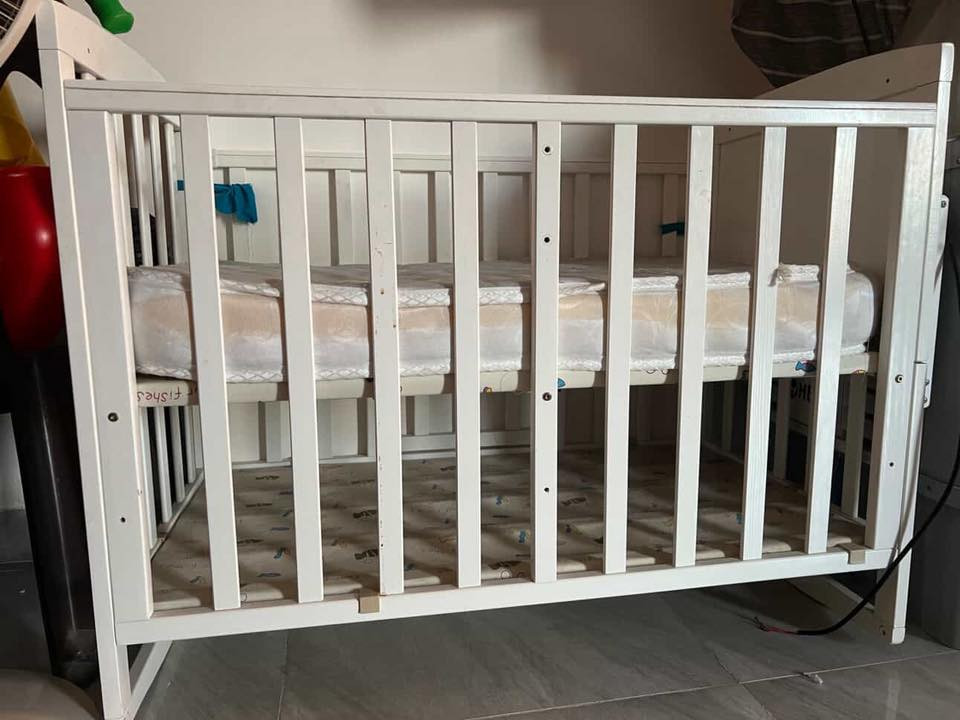 كاروك وجربايه طفل جديد استعمال شهر واحد ودوشك ويا سعره ٧٥ قفل للمراسله واتساب ***********
