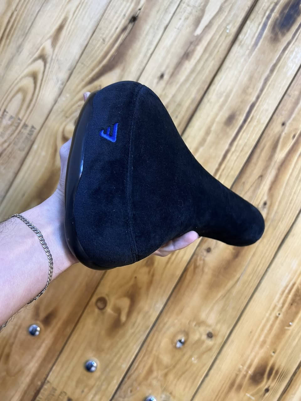 يالله 
متوفر سرج شامو جديد


**إذا كنت صاحب هذا الإعلان وتريد حذفه لأي سبب، رجاءا أرسل رسالة إلى الدعم الفني**