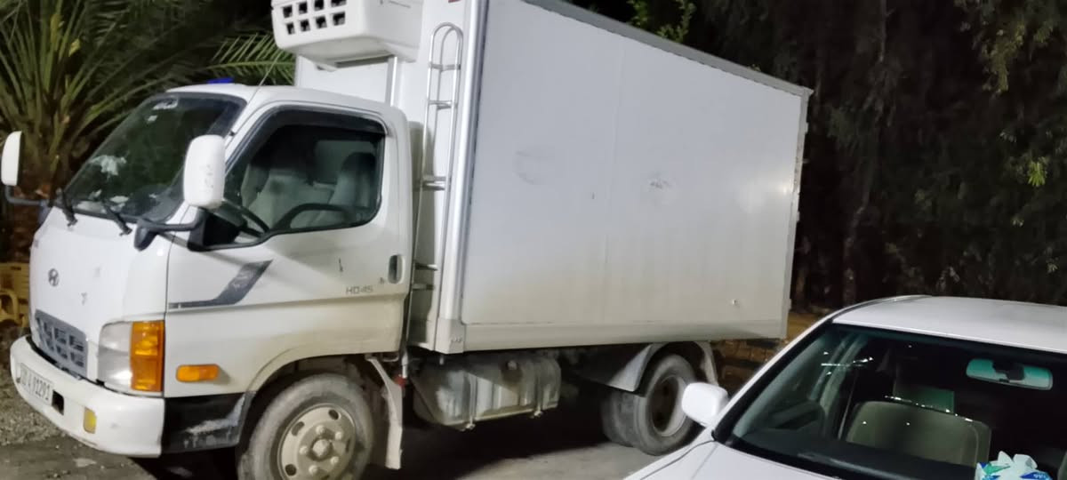 سياره موديل 2013 محرك ابلدي تبريد قماره ثلاجه شغالات  تخم تاير سياره كافه النظافه الاتصال ***********\\\\***********
