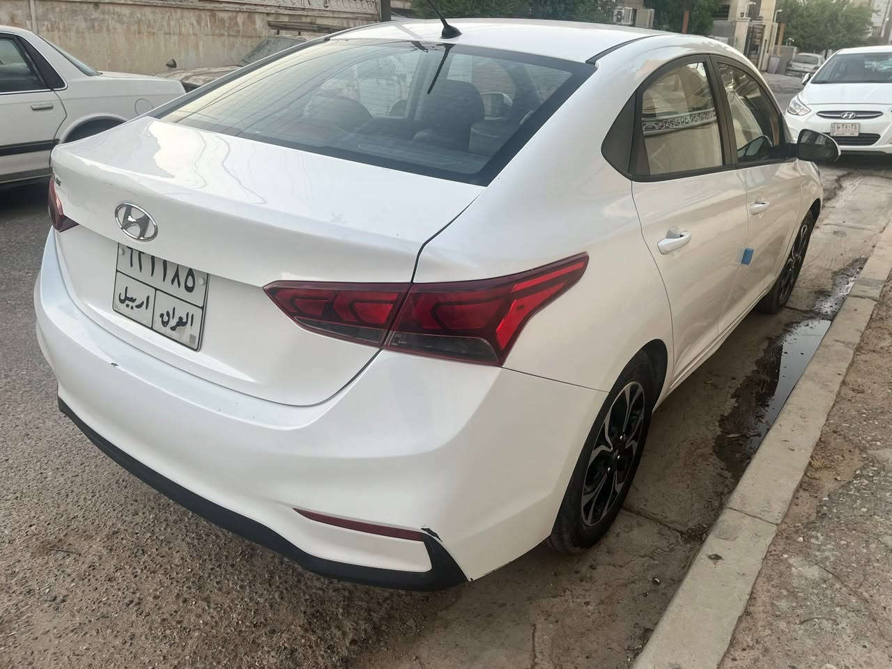 اكسنت 2019 وارد امريكي بيها 3 قطع ونص صبغ بدون دواخل  سيارة جديدة كير محرك صدر تبريد جديد محرك 1600gdi
ماشية ٨٨ الف كيلو
تحويل مباشر 
السعر 98 وبيها مجال جداً بسيط مكاني بغداد
***********
