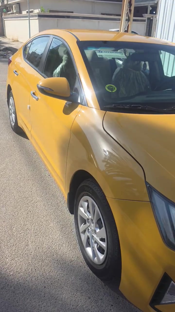 السلام عليكم
للبيع

‏ELANTRA ☑️
🔹 الموديل : 2020
🔹 اللون : اصفر
🔹 حجم المحرك : 1600 خليجي 
🔹 الموصفات : 
🔹 شاشة 
🔹 كامرة. اشاره بلمري .تحكم ستيرن  
🔹 رقم بغداد و بأسمي
🔹حادث لا يوجد
🔹 السعر 165 وبيها مجال 
🔹مكان السيارة : بغداد 
🔷️ ***********‏M
متوفر واتساب
