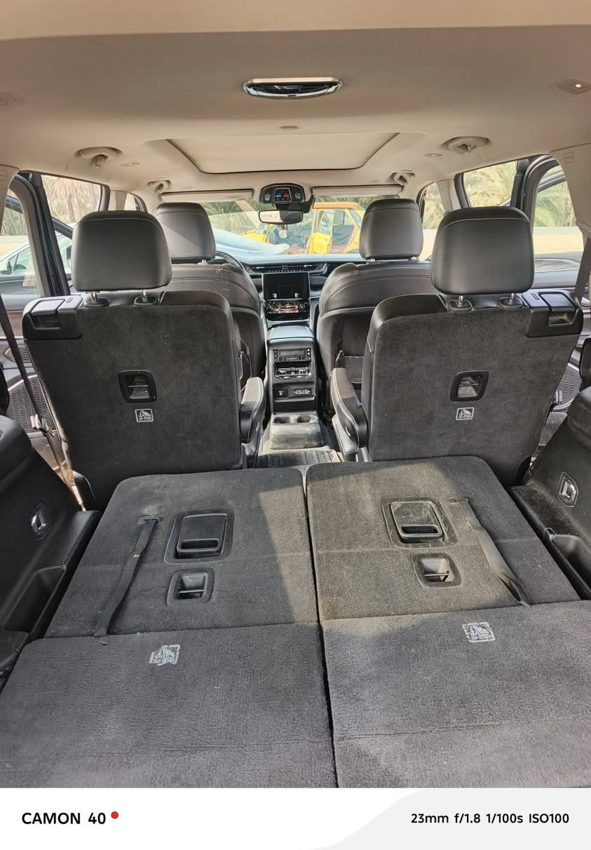 جيب كراند شيروكي ليمتد L موديل 2022
‏

‏
‏سيارة فول مواصفات ليمتد
‏ماشية 68 الف كم سيارة كلش نظيفة
‏حادثه بنيد فقط بدون اي ضرر دواخل
‏مكفولة كفالة عامة من الشاصي ولغود
‏المواصفات
‏بانوراما كبيرة قيادة ذاتية
‏رادار امامي مع مانع تصادم تحذير خروج عن المسار
‏مستشعر نوم السائق مع نظام التوقف الآلي
‏تحذير النقطة العمياء نظام تحذير عند تجاوز السرعة المحددة إنارة محيطية داخلية وخارجية شاحن موبايل وايرلس مرايا تعتيم ذاتي مع مرايا جانبية نظام صوت ALPINA ويلات كروم اسود شاشة كبيرة 10.1
‏عرض الخريطة على لوحة القيادة كاميرات محيطية 360 درجة مصابيح امامية زينون بصمة ابواب للدخول الذكي الصندوق الخلفي كهرباء ذاكرة لوضعيات جلوس السائق المقاعد الامامية والخلفية تدفئة وتبريد
‏إنارة داخلية LED حساسات امامية وخلفية
‏7 ركاب تدفئة ستيرن بلوتوث محدد سرعة تشغيل عن بعد نظام بريك اوتوماتيك مع توقف ذاتي UPS
‏رقم الشاصي 1C4RJJBG3N8567672

‏الاتصال على الرقم *********** السعر ٣٠٥ وبيه مجال بسيط
