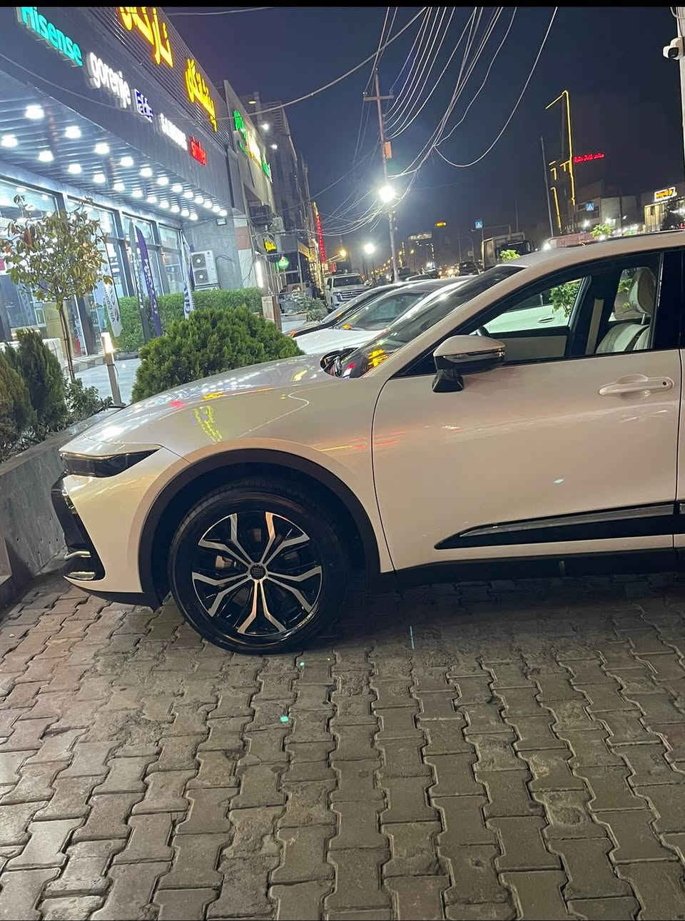 السلام عليكم كراون 2023للبيع  

كفاله عامة كفاله عامة خليجي 

فول مواصفات بريميوم

١.محرك 2500 هايبرد

 ٢. لايت 4  عدسات 

٣. شاشة جبيرة + كيجات ديجيتل

٤. سستم صوت JBL + دمام خلفي 

٥. كاميرات 360 درجة

 ٦.  رادار  امامي + مانع تصادم + تحدي مسار

٧. رادار خلفي + مانع تصادم خلفي

٨.رادار جوانب + نقطه عمياء

٩.بردة كهرباء

١٠.تحكم مقاعد امامي كهربائي 

١١. تحكم مقاعد خلفي كهرباء

١٢. مقاعد جلد كريمي +

١٣. ⁠ميموري كشن 

السعر٣٥٥ورقة وبيه مجال 

للاستفسار الاتصال على الرقم *********** يوجد واتساب 

مكان السيارة الديوانيه العروبه ديوانية, القادسية
