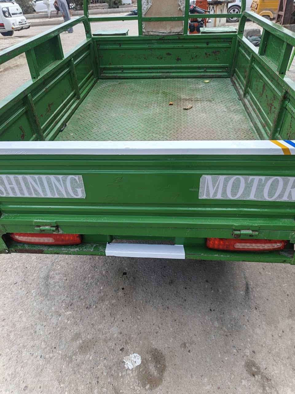 السلام عليكم ستوته لبيع مديل 22محرك 23مامفتوح ستوته مكفوله كفاله عامه اي نقص مابيه اوراق اصولي ستوته مال جناي جاهزه محرك بجيس كهربائية كله شغاله نكره سلف مكان بابل الشوملي شراي يخابرني بيه خير ويدلل ***********وتساب بيه
