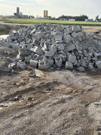 رقمي 07843732077 السلام عليكم كسر بلوك للبيع بي كسر وبي بلوك مثلم نظيف...