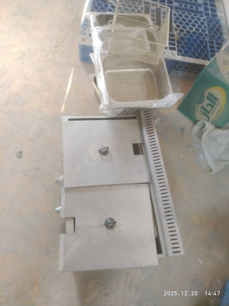 قلايه بورك فنكر جديده ما مستخده هيه ويه غراض 250  بيهه مجال للتصال *********** بغداد
