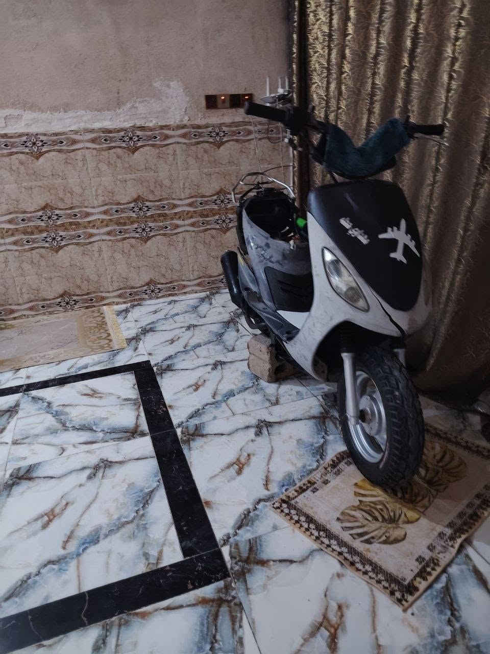 ماكس منغولي  دراجة خير من الله شلعة ومعدل بوشة 49 سلف هندر شغالة فقط محرك مفتوح مراوس او بيع حسب القناعة فقط مكان بابل شوملي رقم ***********
