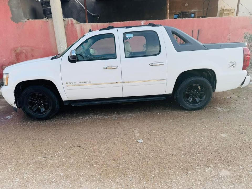 السلام عليكم 

للبيع بيكب افلانش 2007 معلايه 13 
فول مواصفات LTZ
سنوية ضايعه راعيها موجود عندي وكالة خاصة
رقم بغداد

السيارة مجفيه ومعمره ابيع كوم حديد 

نضيفه محرك وكير مكفولات 
تايرات جدد 
ويل كب مال 2020
 السعر 110$ وبيها مجال للشراي 

العنوان البصرة 
للاستفسار اكثر: ***********
