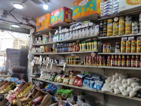 السلام عليكم اخوان
اسواق للبيع في منطقة تقاطع ثورة مجاور مطعم عباس مقابيل الاتصالات 
شغلة خير من الله تجي تكعد وتشوف  وبصفك مطعم وشركتين مال مسافرين  وعلى الشارع العام 
دخله من 600 الى 750
تحتوي ع 8عارضات
و3بطحيات 
اريد ابيعها لعدم التفرغ 
للاستفسار على الارقام 
***********
***********
