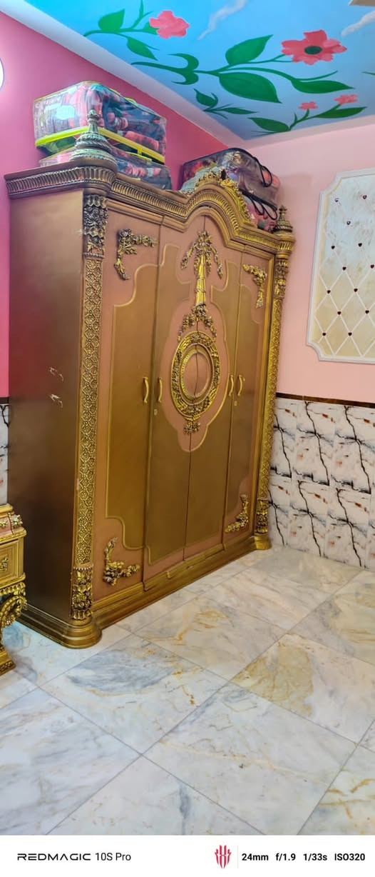 للبيع غرفه مصري زان الثقيله شبابيه ٢ جرابي ام النفر السعر مليون والتخم ١٠ مقاعد سعر مليون الدوره ***********
