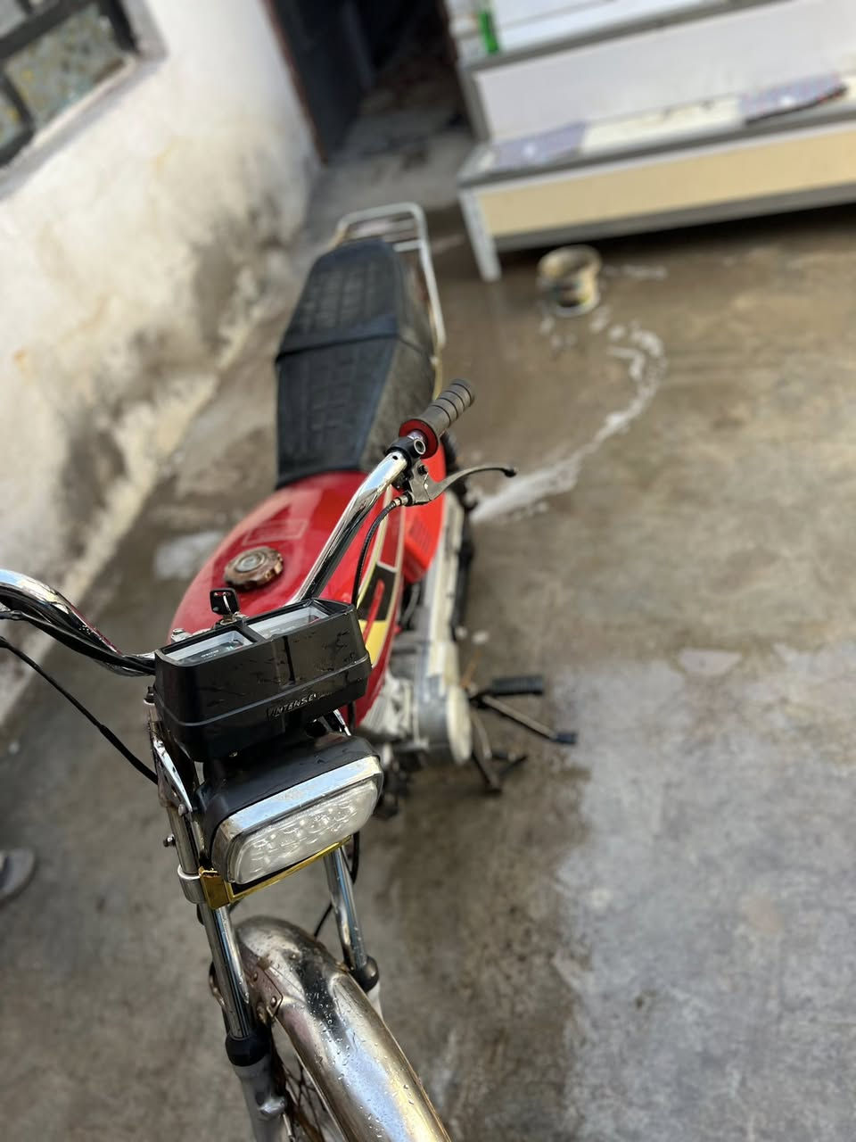 السلام عليكم دراجه نامه رابيدو مال بيت شغل وطلع درجه ما متعوبه كلشي شغال بيه دراجه أدوات كفاله من السرقه  مكينه مفتوحه قبل فتره شهرين اكثر السعر 550وبيه مجال مكاني بصره خمسه ميل للتواصل ***********
