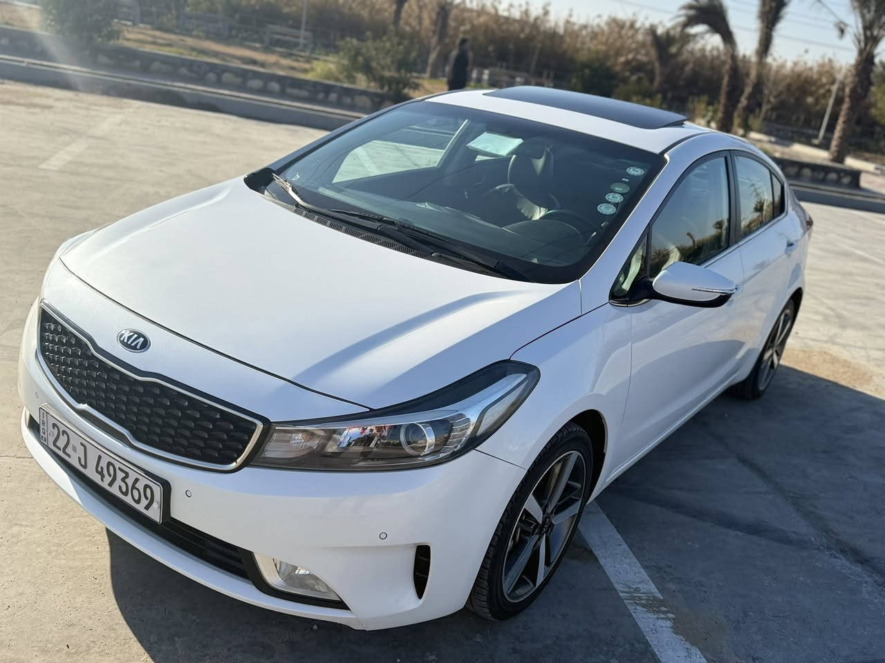 السلام عليكم
كيا سيراتو 2017  خليجي ايرانيه
فول ايراني تجي VIP اعلى مواصفات 
كفالة عامة من الصبغ والحادث والتبديل فقط دحجه بسيطه وجاهزة من جميع النواحي 
محرك ٢٠٠٠ دوش 
فتحة سقف سلايت 
بصمة ابواب وتشغيل 
انارة ترحيب 
داخل جلد 
المقاعد الامامية كهرباء 
خزن ميموري 
كشنات تدفئة تبريد 
هيتر استيرن  
نقطة عمياء ورادار امامي 
كاميرا خلفية 
شاشة ابل كار بلي 
تحكم ستيرن 
مود درايف
حساس امامي خلفي 
اشاير مري 
ليدات امامية خلفية 
اضاءة زنون 
يدات نيكل 
رقم اربيل الجديد تحويل مباشر 
سيارة جديده  بلعافيه ع الياخذها  
ماشيه السيارة ماشيه99
 الرقم *********** خابر وبيك خير وتدلل
مكان. ابسيارة. نجف
السعر 158
