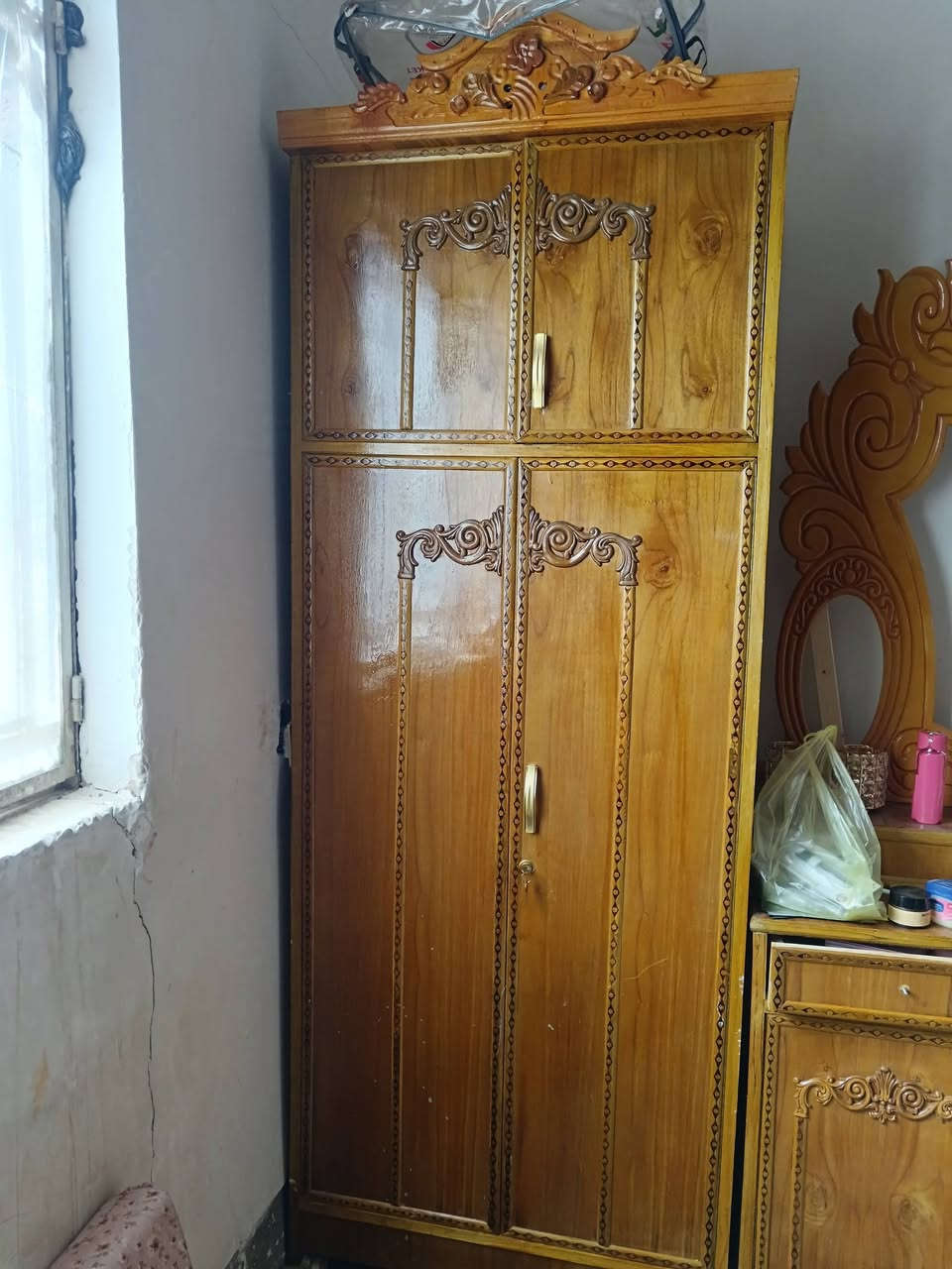 غرفه نوم صاج عراقي اربع قطع للبيع 
استعمال شهرين فقط 
مكان الغرفه بغداد 
السعر 750 وبيها مجال 
***********
