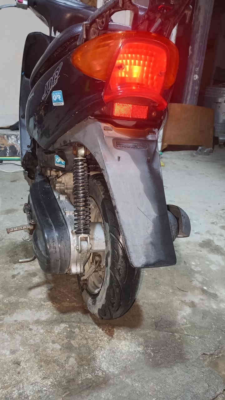 السلام عليكم دراجة ياماها عصفورية مكينة بلادي ممفتوحة كهربائيات شغالة سلف هندر كامل زوج تايرات جدد  نقوصاته شوتة وبريك خلفي والستاند طاك يراد تشد ستاند صفح كفراتها شوفت عينكم سعر 300 وبيه مجال مكاني بغداد غزالية ***********
