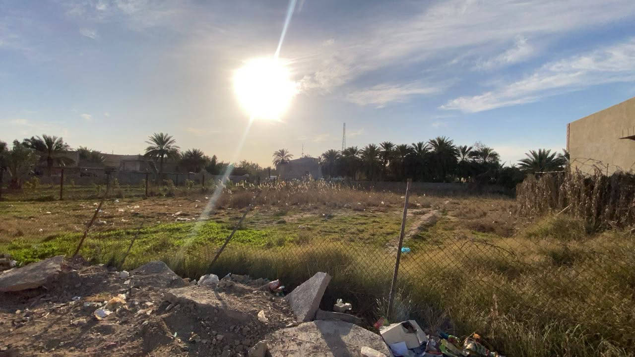 السلام عليكم 
م/ قطعة أرض للبيع 
العنوان / منطقة الكرغولة السدة شارع المفقس مقابل جامع حذيفة 
تفاصيل الأرض  / الأرض سند 25  زراعي حق التصرف 
المساحة / الواجهة 12.5m// النزال 24m/ المساحة الكلية300متر .

السعر / 80 وبيها مجال بسيط 
للتواصل /***********
