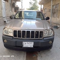 سيارة جيب شيروكي موديل 2005 السيارة لا ضربة و لا صبغ مكينة بلادي  كهرب...