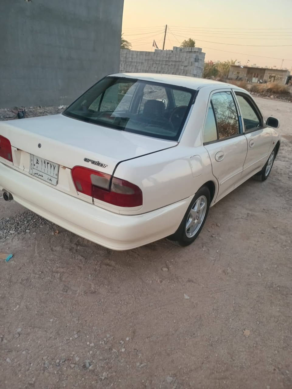 السلام عليكم شباب براتون 2004 كير اتوماتيك البك ما يجي السيارة مصبوغة عام 
السعر ٤٠ وبيهة مجال رقم *********** المكان بغداد بسماية
