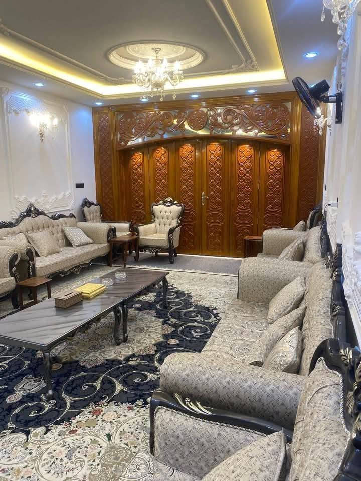 السلام عليكم
يتوفر لدينا بيت المساحه  210 متر طابقين بناء درجه اولى معاملته كامله واصله التقدير على الماده  20 في النجف حي السلام السعر 250 مليون الشراي يتصل 
***********
***********
