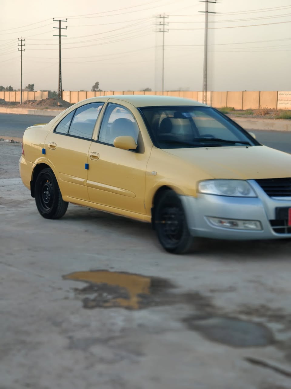 السلام عليكم للبيع نيسان سني موديل ٢٠١٢ كير محرك خير من الله بيها ملاحضات كما موضح بالصور وبيها بارد بالباب الخلفي ورا السايق 
العنوان بغداد بسماية 
السعر ٨٠ وبيها مجال 
للاستفسار ***********
