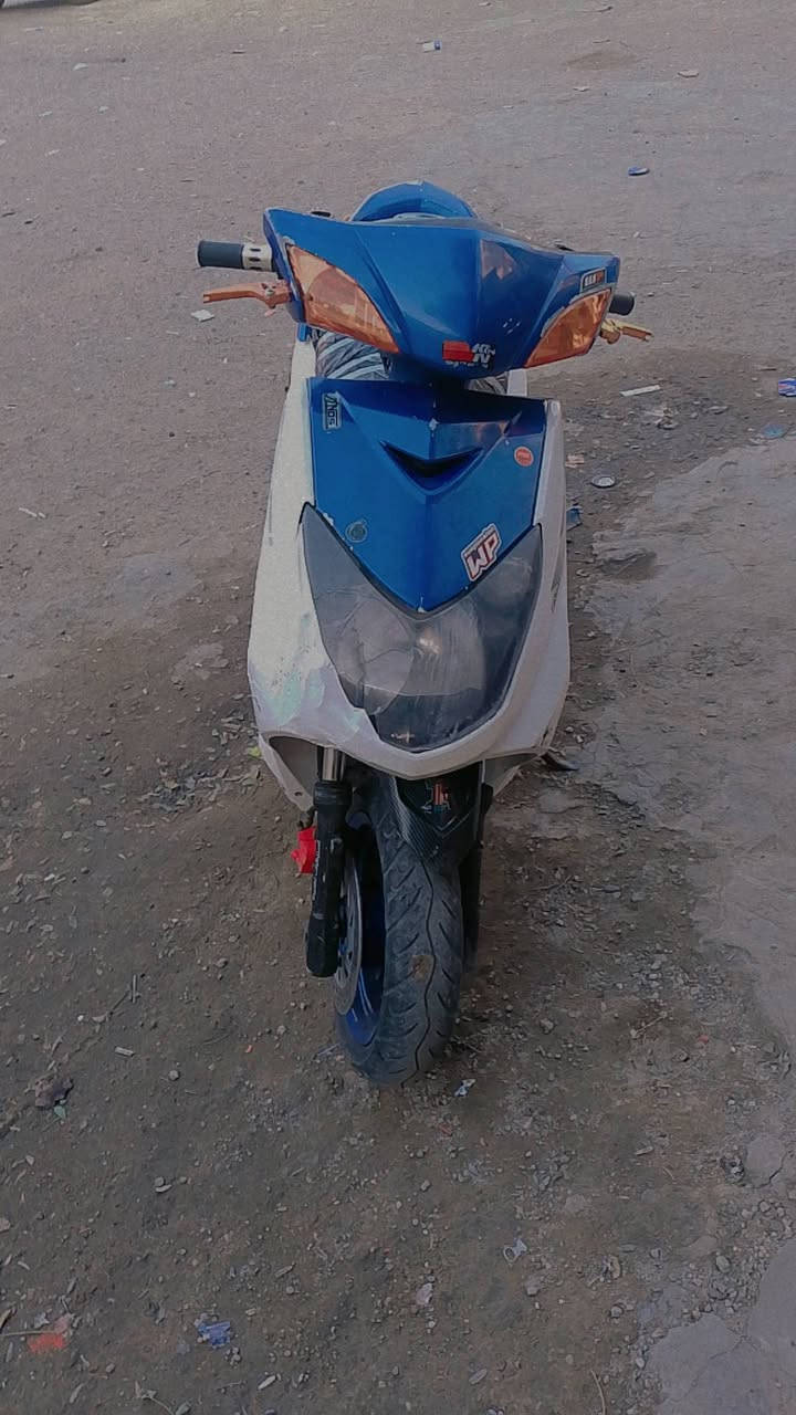 سكنس فحل
للبيع الدراجه مزوده هواي غراض محرك نضيف شغاله سلف وهندر الدراجه تخبل كابريتر قفاز صالنصه رياضيه كهربائيات كلهه شغاله كامله حته الدشبول الدراجه شلعه ومعدل 
السعر (500) وبيهه مجال بسيط 
*********** متواجد رصيد فقط
