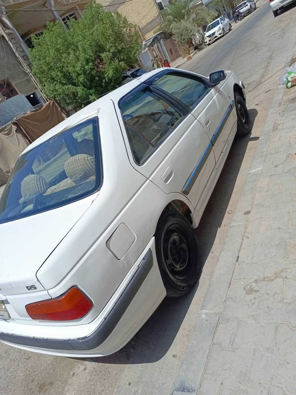 السلام عليكم البيع بيجو بارص موديل 2013 سياره جاهزه مكينه كير حداديه تخم تأير نضيف تبريد سياره بيه جاملغ خلفي صبغ ول هلالات صبغ بدون الا فتح ولا تبديل رقم نجف مكاني نجف السعر 38 الهاتف ***********
