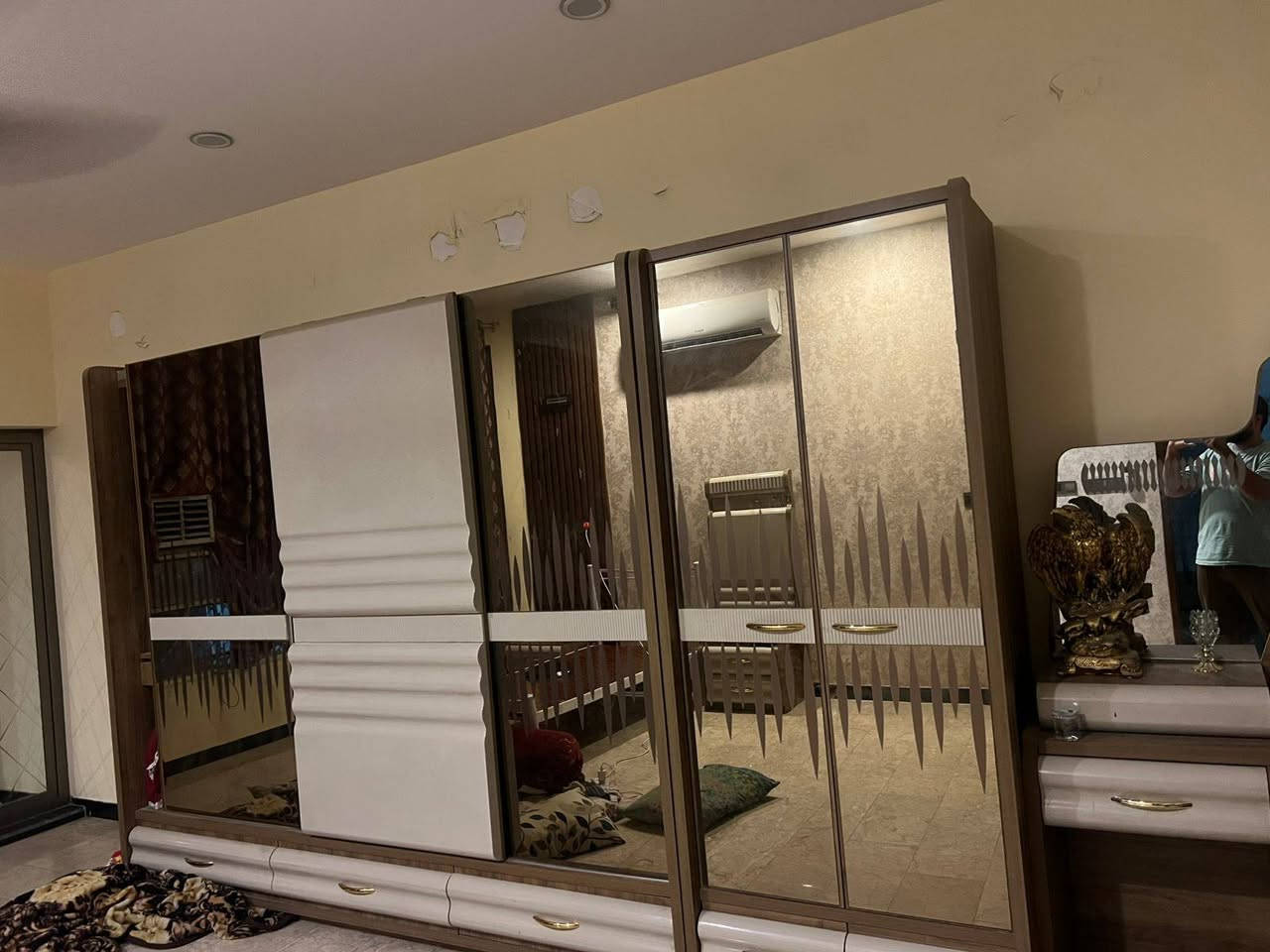 غرفة للبيع
اخت جديدة فخمة 
صناعة تركية
التواصل على فيس


**إذا كنت صاحب هذا الإعلان وتريد حذفه لأي سبب، رجاءا أرسل رسالة إلى الدعم الفني**