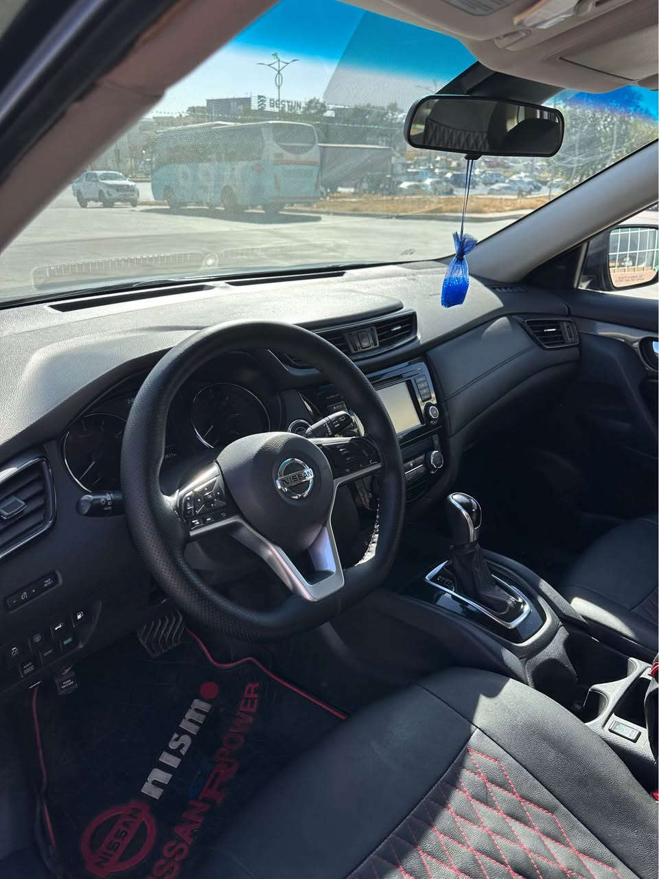 نیسان رۆگ ٢٠١٩ 
فول فول بەس پانۆراما نییە 
بەسمە،شەغال،راداری جادە،خەتی جادە، سنوق کارەبایی، تەبریدی نیزام سبلیت، کوشن کارەبایو کوشن هیتەر…
گێر و مەکینەو تەحویلو خرامە بەشەرت   
٢ پارچە بۆیاخە بۆنیت و چەمەلەخی سایەق ناوی 
نەگرتتووە ئیرباگی سیستەمە  
سعر١٦٠ معامەلە
***********
***********
سلێمانی السليمانية, العراق
