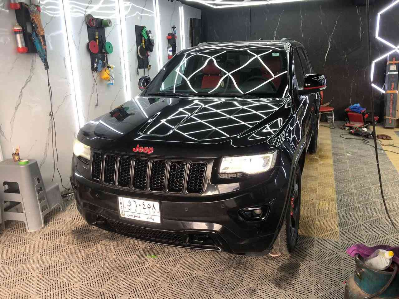 السلام عليكم
سيارة كراند شيروكي اوفر لاند لون اسود موديل ٢٠١٤ خليجية مكفولة من الصبغ والضربة نظيفة مواصفات حساسات امامية وخلفية بلادية
تدفئة وتبريد بالستيرن
مرايا من جانبية كهربائية مع تدفئة بالمرايا
صندوق خلفي كهربائي 
كاميرة خلفية بلادية
شاشة كبيرة بلادية
مقاعد جلد بلادية نظيفة ومغلفة جلد تفصال
تدفئة وتبريد بالمقاعد
تحكم ستيرن 
جكات 
بانورامات 
٦ سلندر ٣٦٠٠ 
كير ومحرك مكفولات
السعر ٢٤٠٠٠ دولار 
للاتصال على الرقم دكتور علي :***********
