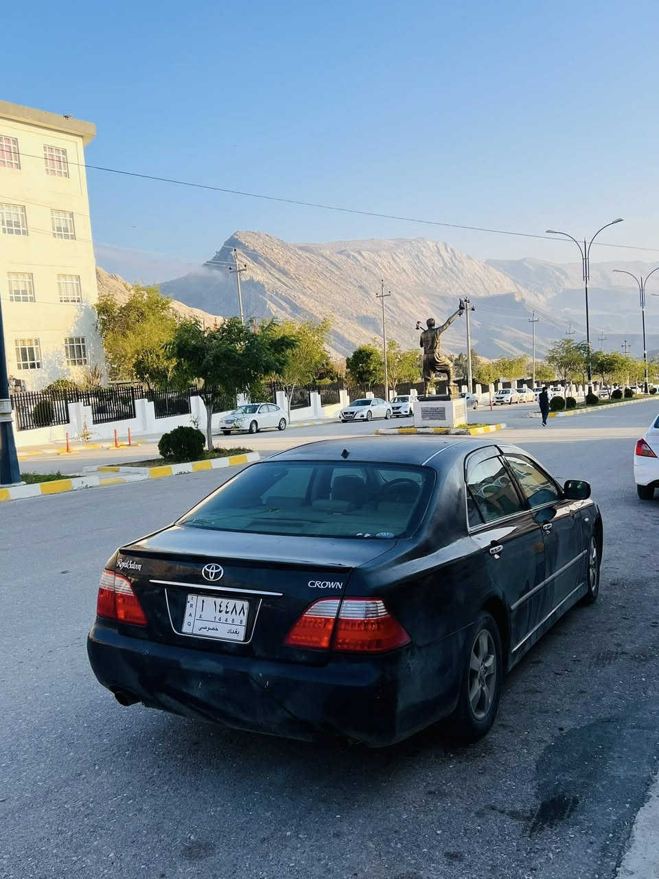 براوه يه 
٢٠٠٧
ساج مه له كى 
٣دوگمه 
په رده ناوزه رد 
ره نگ گؤراوه
٤٣گلاو مه جالئ كه م 
***********
