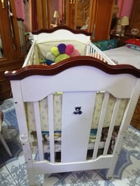 سرير اطفال • نظيف • حتى ٥ سنوات