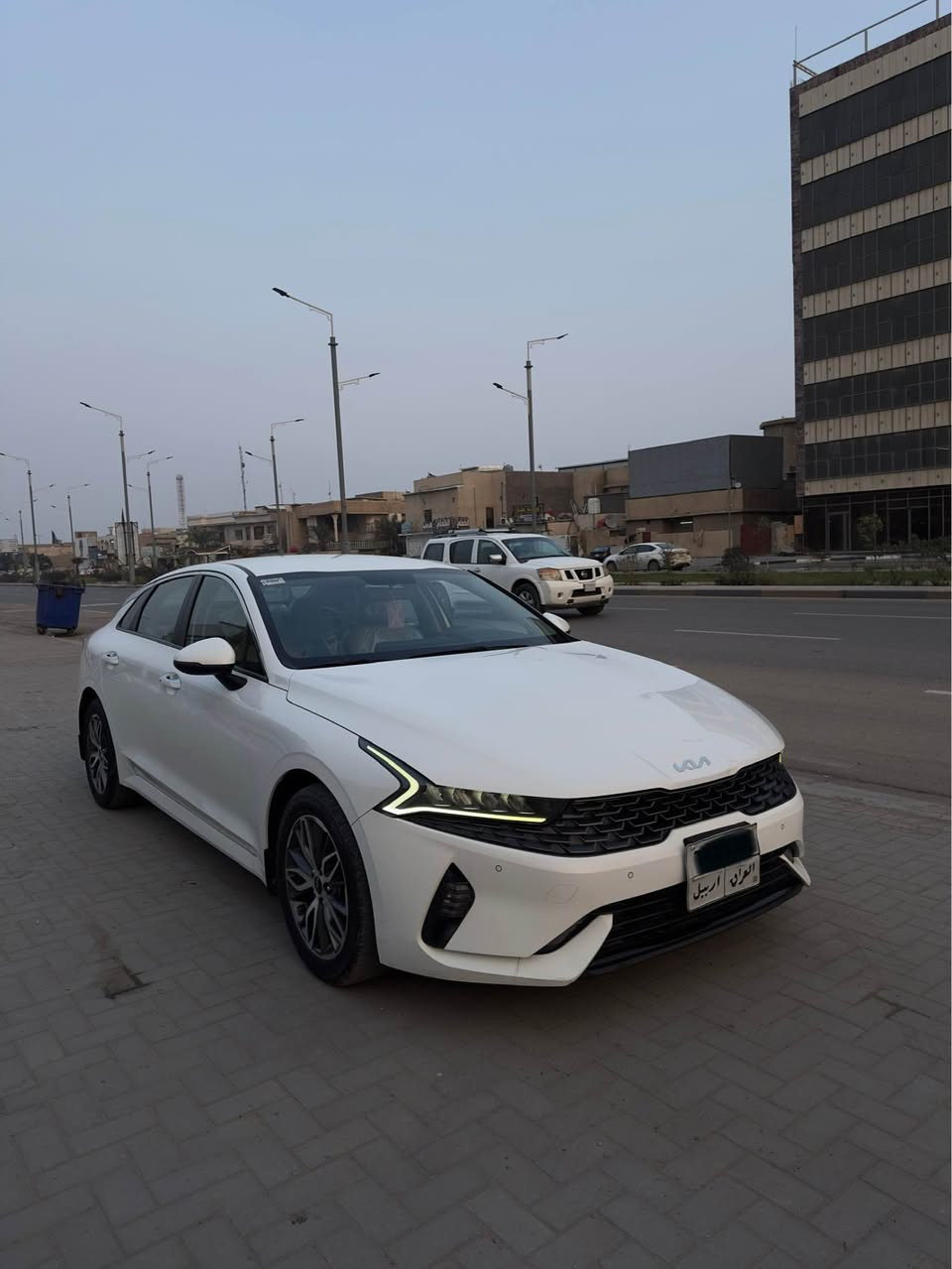 K52022 اربيل باسم شركة سنويه بيه سنة 
السيارة بية باب صبغ اثر ضربة جداً بسيطه 
السيارة فول عدة البنورما 
بصمتين تشغل عن بعد 
حساسات امامي خلفي 
انارة ترحيب 
كشن كهرباء جلد بلاد 
مري كهرباء طي
انارة لد ٤ عدسات 
شاشة وكامره بلاد كار بلاي 
دريف مود ٥ وضعيات قيادة 
تبريد قطعتين لمس مع ميموري 
مكينة 2000 دوش بانزين عادي 
ماشية 65 الف كيلو حقيقي 
مكينة كير حدادة 100% كلة بلاد وجديده وجاهزه استخدام شخصي 
السعر 190 وبيه مجال بسيط
***********
*********** البصرة, العراق
