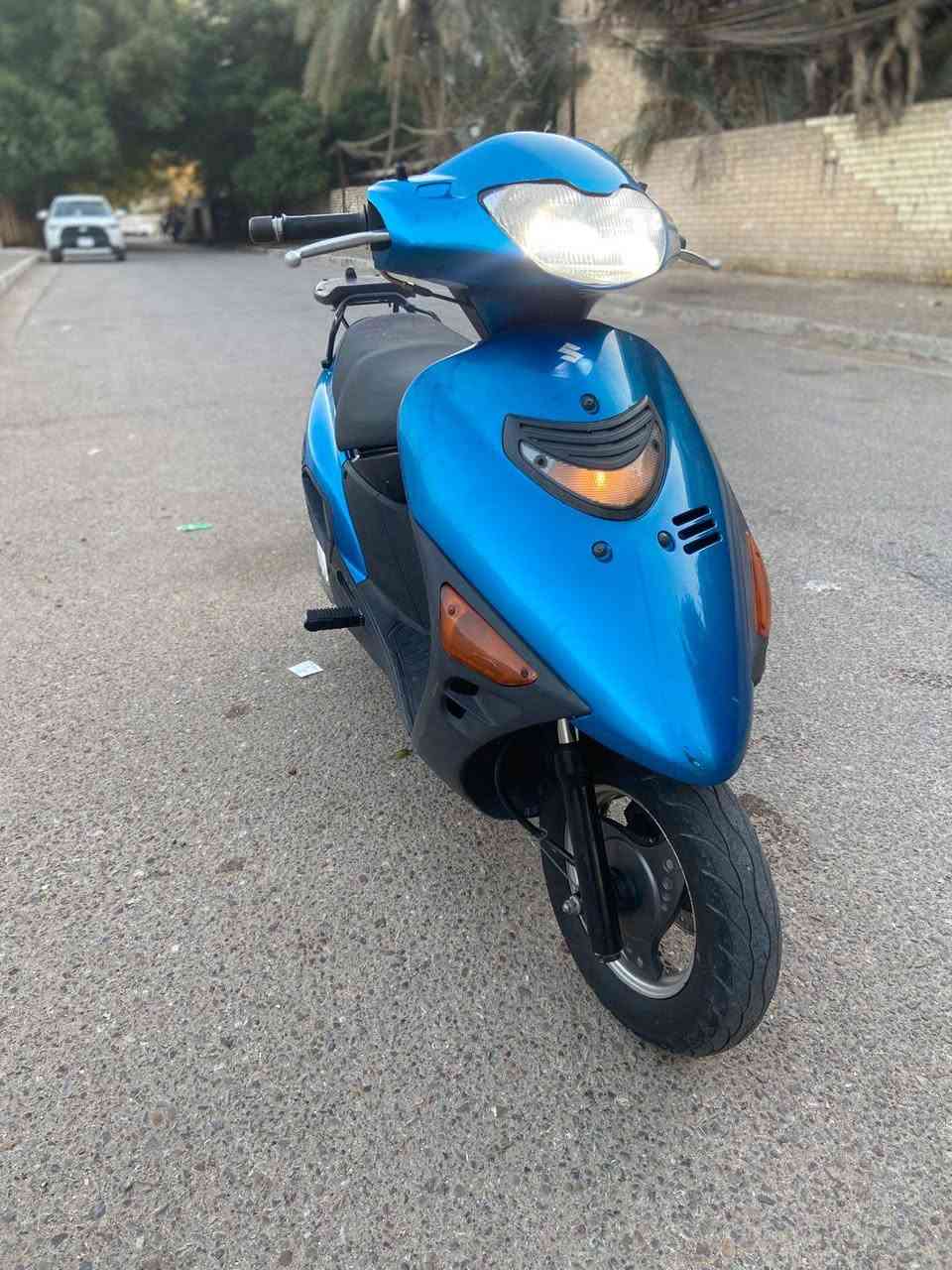 السلام عليكم✋
دراجه سازوكي فكستر الدراجه خير من الله مثل ماموضح بلصور وبعد انضف 
دراجه بيهه شغلتين بس واير كيلو متر مكطوع وكابريتر تعبانه دراجه نكره بكل وكت بس من تعبر سرعه 40 تكطع بيهه خمده سعرهه650وبيهه مجال بسيط دراجه منفيسهه موجود ومكاتبه هم موجوده 
*********** متوفر واتساب🌿
