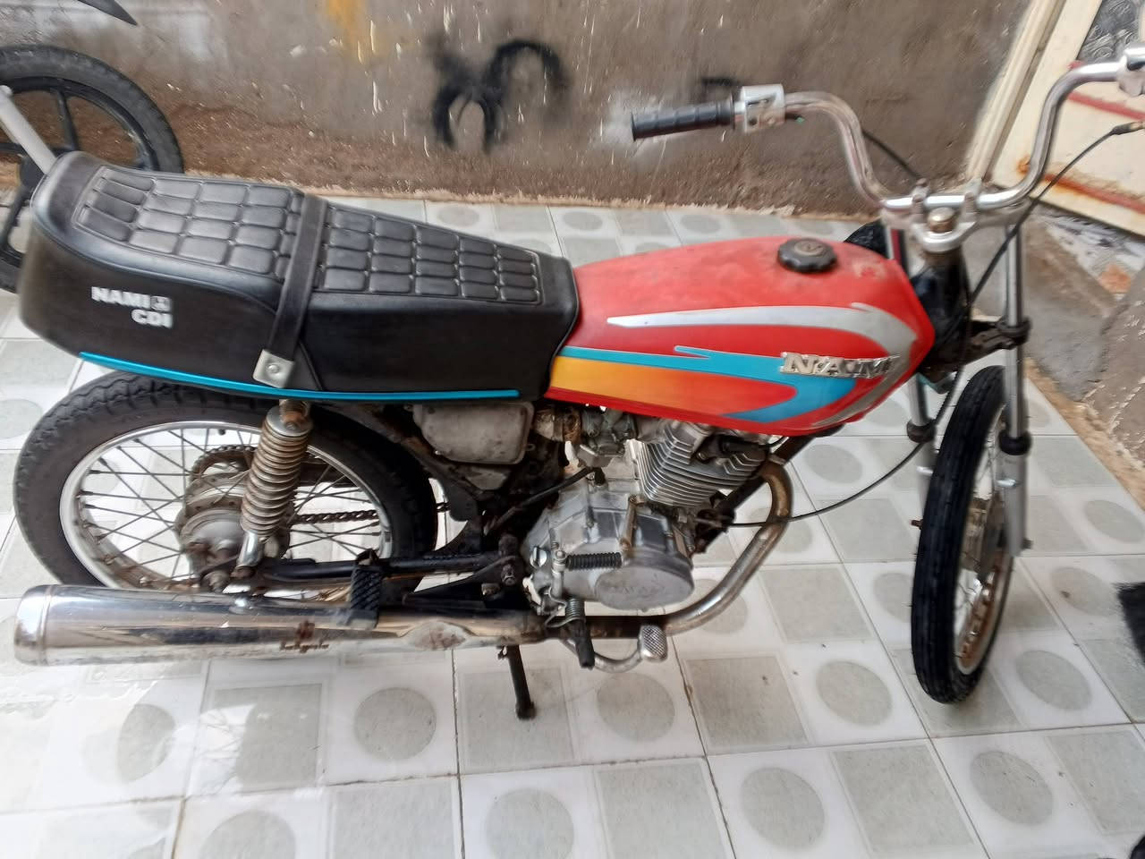 سلام عليكم دراجه للبيع نضيفه وشلعه
وناعمه دراجه صاحيه سعر 300 وبيها مجال موجود خاص 
*********** فقط واتساب
