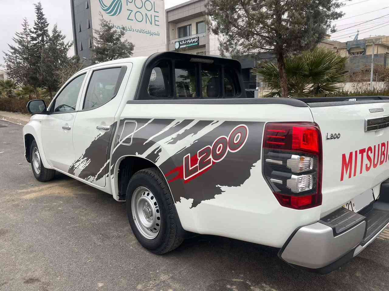 میسیوبوشی L200 2023 تاک ئەکسل
سفری شەریکەی نوێکار
تەختە 56000 Km ڕۆشووە 
بێ بۆیاخ بێ سارد هیچی نیە
بەجوانی و پاکی ماوەتەوە 
سەنەوی و ژینگەی نوێیە 

سعر : لە کۆمێنت داوای بکە ڕاستەوخۆ بۆت دێت 🤖 

گێڕ و مەکیەنەی بەشەرت 
هیچ کێشەیەکی تێدانیە 

ژمارەی خاوەنەکەی 
***********
