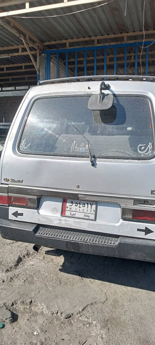 سلام عليكم كيه بسته مديل 94 مكينه كير خير من الله 
سياره نضيفه بيهه ضربه بل تاير الوره سياره نضيفه 
مكان بغداد راعيهه يريد تحويل سعر 41وبيهه مجال
رقم تليفون *********** 👍🏻
