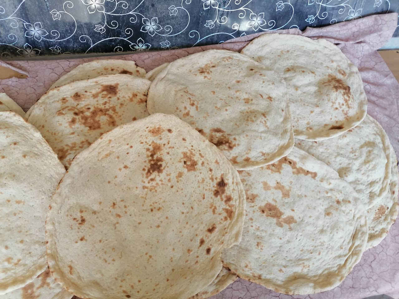 تنور هذا خبزه مثل ماموضح بلصوره 
كامل شغال السعر 35
العنوان ديالى الخالص سعدية الشط


**إذا كنت صاحب هذا الإعلان وتريد حذفه لأي سبب، رجاءا أرسل رسالة إلى الدعم الفني**