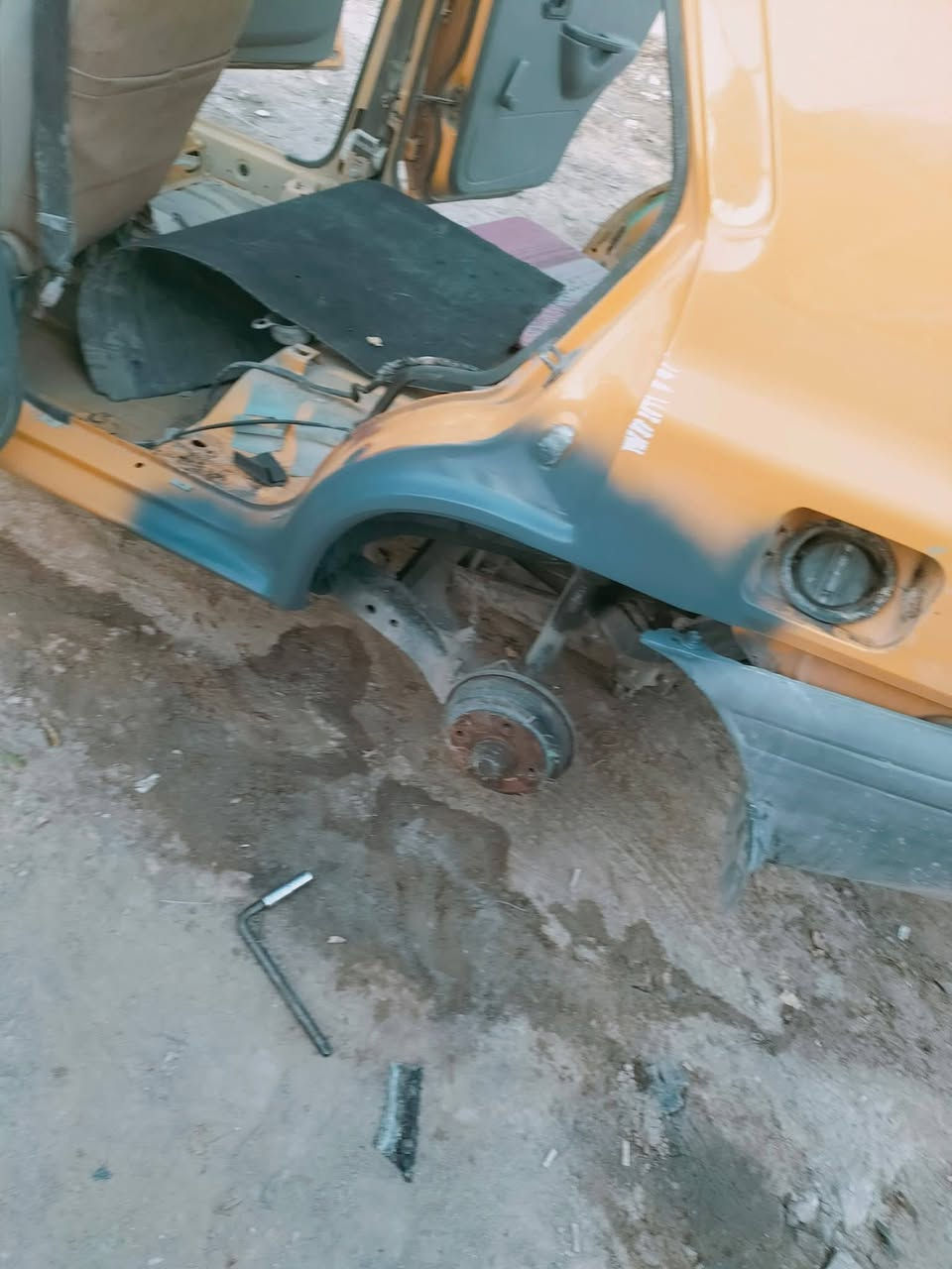 سيد احمد المعموري لسمكرة وصبغ وبولش لكافه انواع السيارات ***********
*********** ©©عامود 228كربلاء قرب مركز شرطة عون ع
