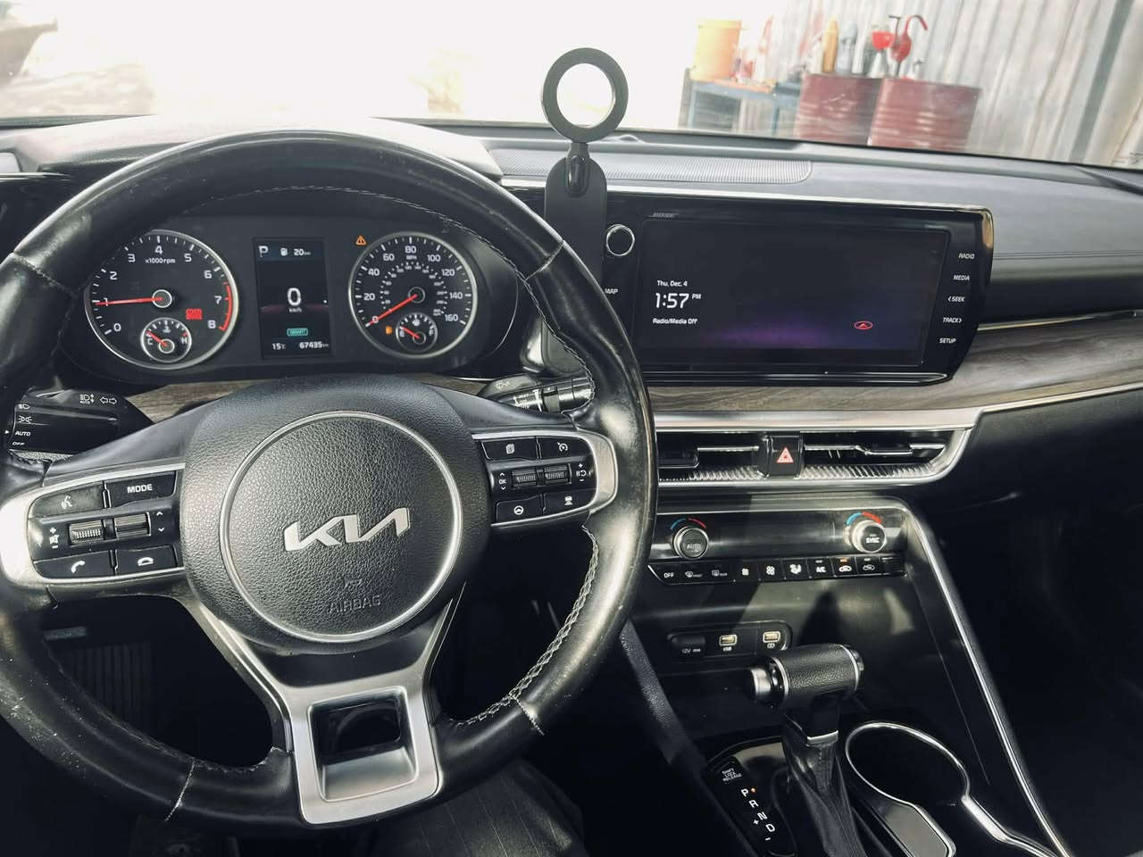 EX.     K5
موديل 22
حادث البنيد فقط بدون ايرباك حته الدعاميه نفسه وبدون دواخل
مكينة 1600 تيربو
رقم اربيل اريد تحويل او وكاله
فول السيارة للاخير
5 كامرات 
كشنات جلد تدفئه وتبريد
كشنات خزن
سستم صوت
كراسي كهرباء
شاحن لاسلكي
بنراما
وبعد بيها هواي مواصفات ما يحتاج اذكرهن
مراوس بجارجر 
مكاني نجف

‭0783 832 4260‬
