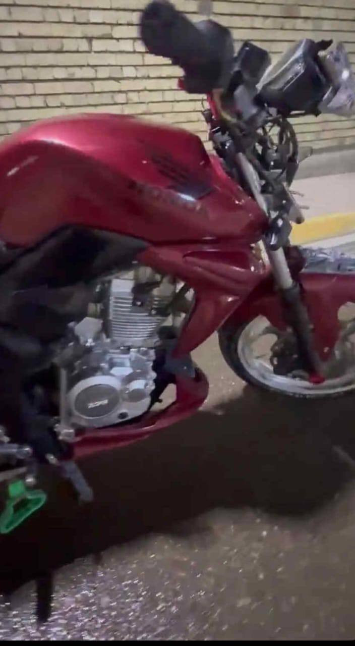 سلام عليكم ورحمة الله موطور للبيع  نوع الموطور كاوسكس محرك. ابلادي 200 سيسي ⁉️ السعر 450 قفل ‏‪*********** فقط وتساب
